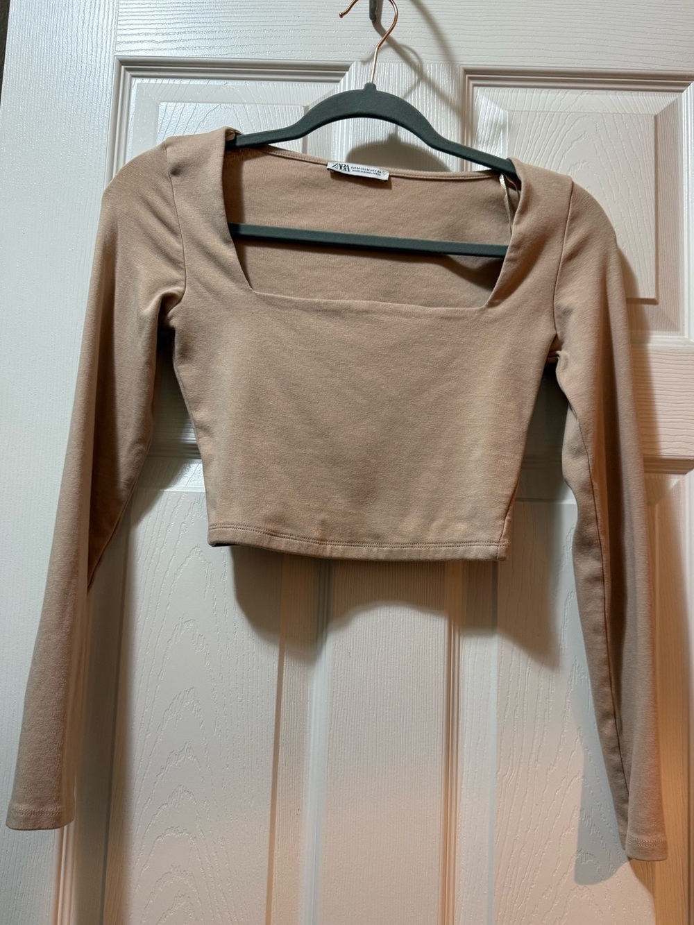 Zara Beige Square-Neck Long Sleeve Crop Top. Size Medium.